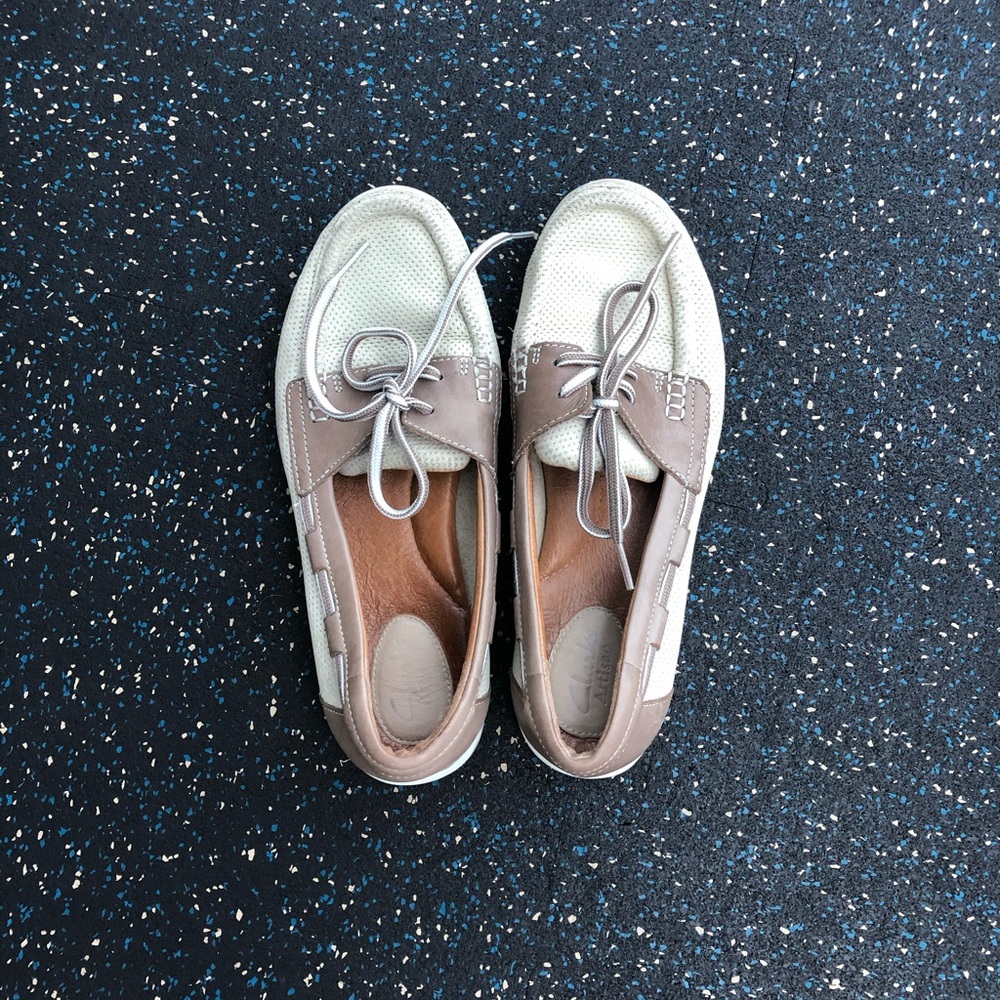 Clarks Artisan flat slides